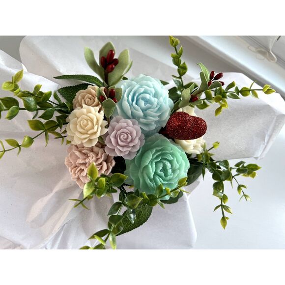 Handmade Goat's Milk Soap Flower Bouquet/Birthday/Mother’s Day/Valentine's Day - Picture 4 of 5